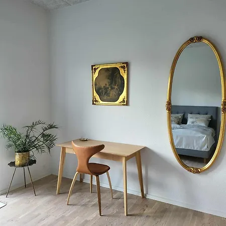 Modern & Homely - Free Parking Apartment