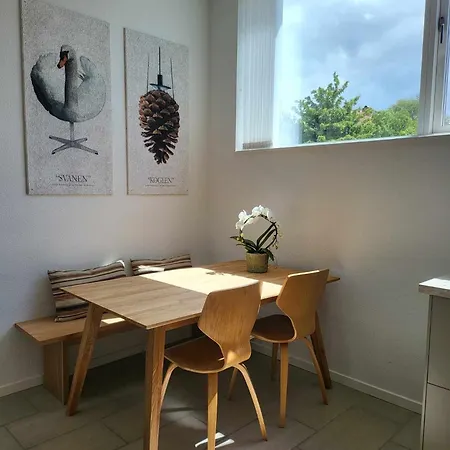 Modern & Homely - Free Parking