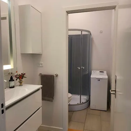 Apartment Modern & Homely - Free Parking *