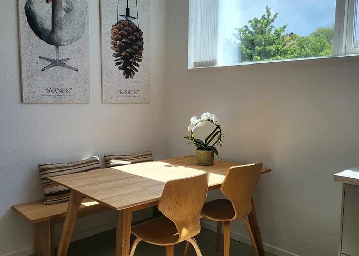 Modern & Homely - Free Parking