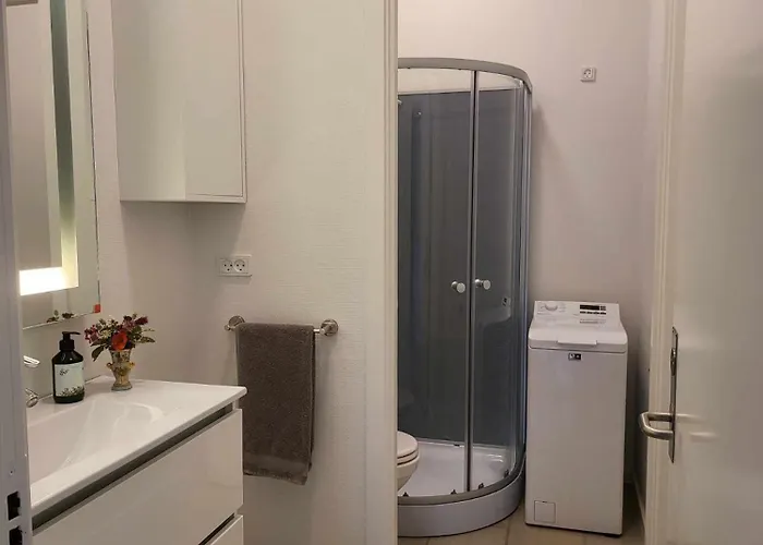 Lägenhet Modern & Homely - Free Parking *