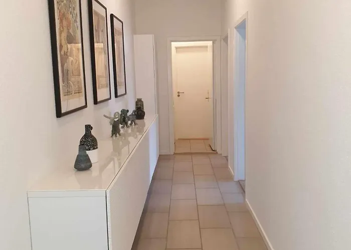 Modern & Homely - Free Parking